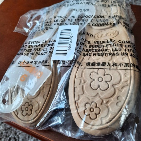 Brand New Never Worn Gymboree Easter Bunny Shoes - Size 9 NWT - Picture 3 of 3